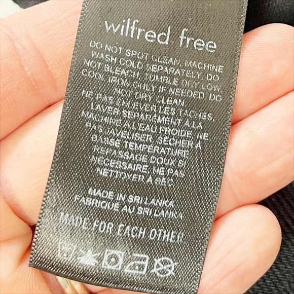 Aritzia Wilfred Free Modern Cargo Pants 2 black pockets tapered high rise waist - Picture 8 of 12